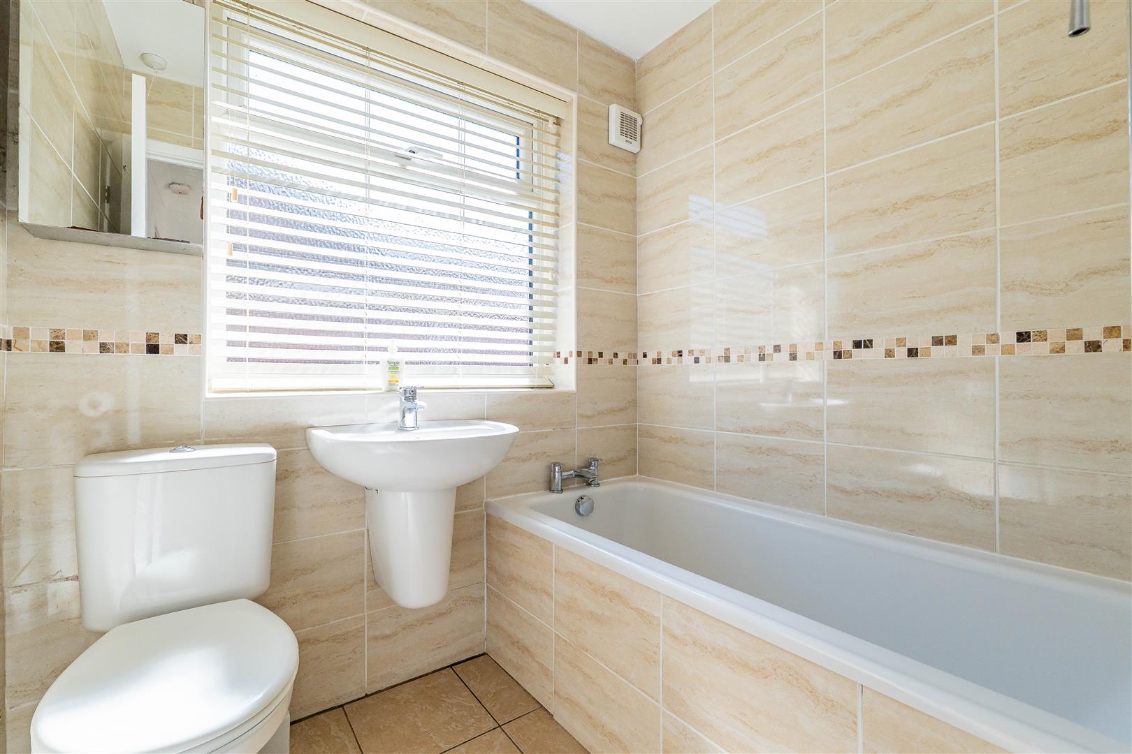 3 bed property in Clifford Avenue, Preston